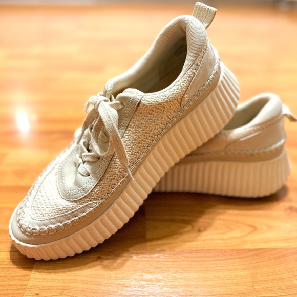 Dolce Vita Shoes - Dolce Vita Women’s Dolen Platform Lace Up Sneakers Size 10M